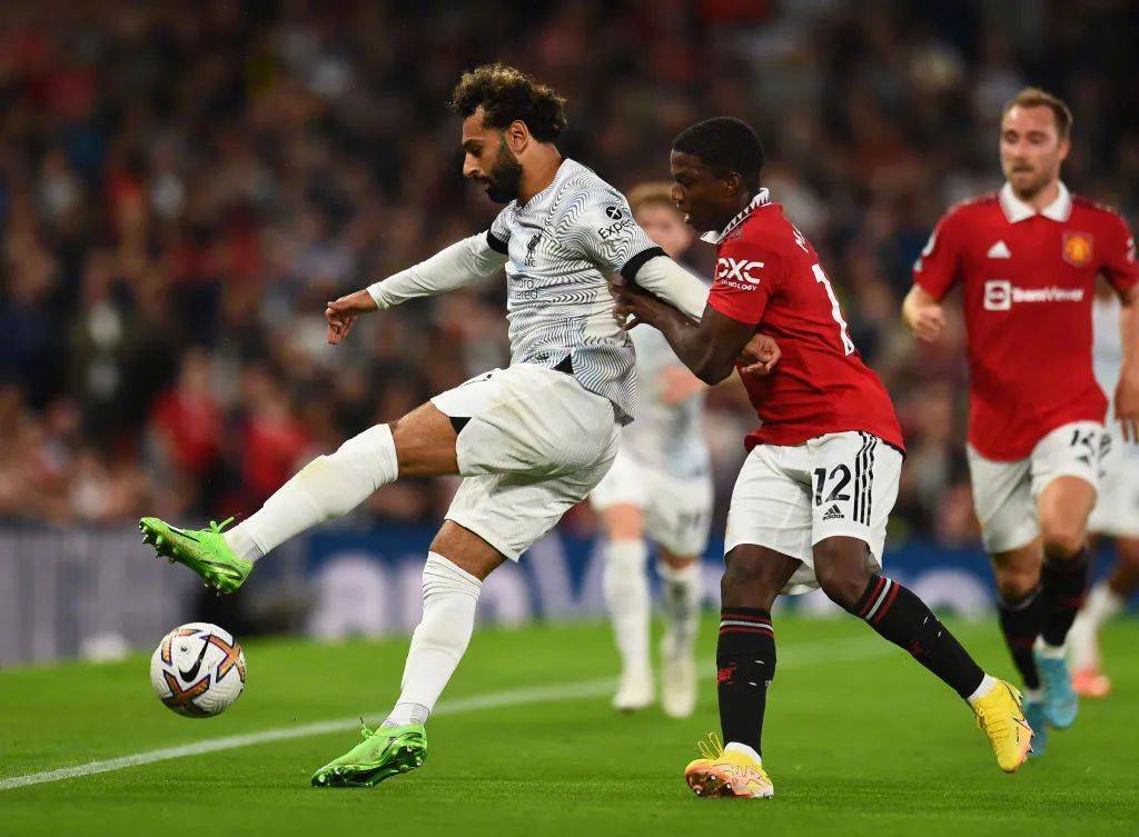 锐不可当首场状态出色,IG观众沸腾!,萨拉赫重返赛场引发球迷热议 锐不可当首场状态出色,IG观众沸腾!,萨拉赫重返赛场引发球迷热议