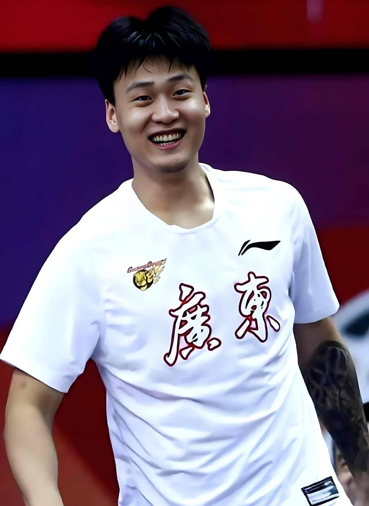 今夜广东宏远调整名单以备NBA总决赛,手感冰凉环节打磨,球迷炸锅,阵容厚度经受考验的简单介绍 今夜广东宏远调整名单以备NBA总决赛,手感冰凉环节打磨,球迷炸锅,阵容厚度经受考验的简单介绍