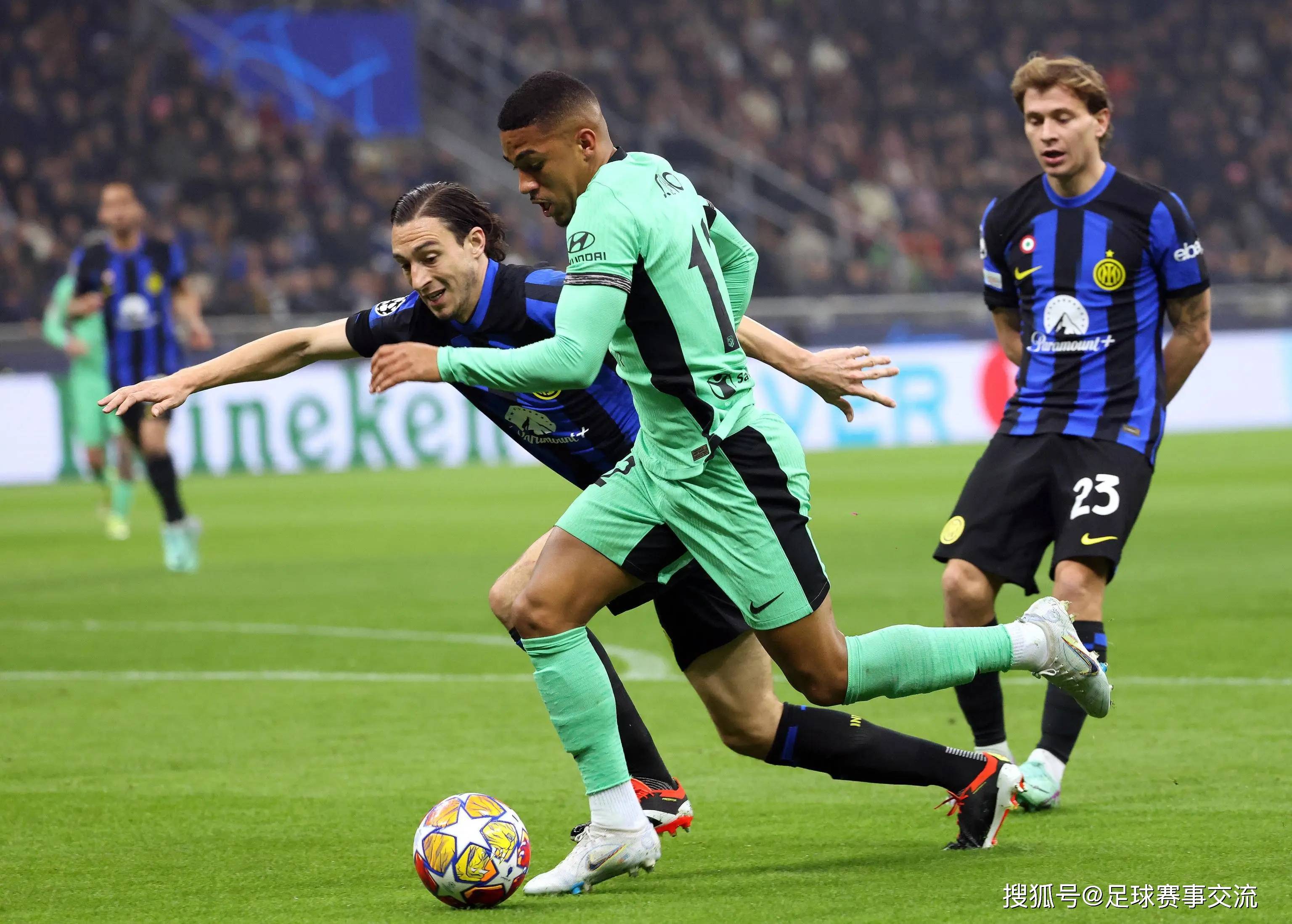 包含从西汉姆国际比赛日状态回暖到风云突变巴塞罗那转会期更衣室发声，本菲卡主帅复盘备战社区盾的词条